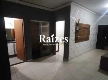 Casa · 75m² · 2 Quartos · 2 Vagas · Casa 2 Quartos com Quintal e 2 Vagas no Jardim Europa em Uberlândia