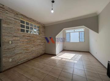 Sala conjugada · Casa com quintal, pomar e espaço gourmet completo