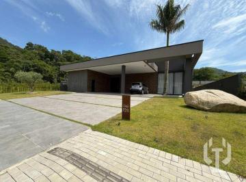 casa-de-condominio-a-venda-em-itapema-casa-branca-2154240.jpeg · Casa de condomínio à venda, no Chácara Flora em Itapema, Casa branca, com 5 quartos, 563m²