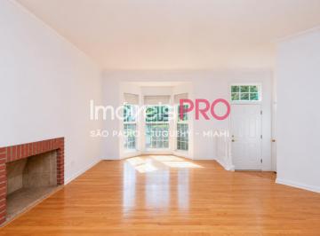 Casa · 220m² · 4 Quartos · 2 Vagas · Uma Joia Rara no Brooklin Velho: Residência estilo Vitoriano em condomínio fechado