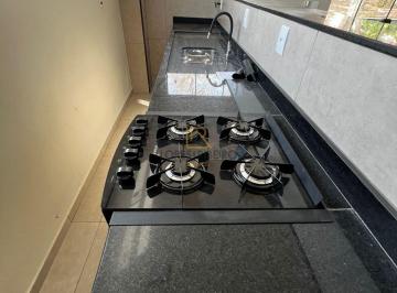 Casa de 2 quartos, Botucatu · Sobrado para alugar em Centro de 50.00m² com 2 Quartos, 1 Suite e 1 Garagem