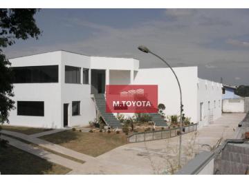 Comercial · 3713m² · 10 Vagas · Galpão / Depósito / Armazém para venda e aluguel em Portão de 3713.00m² com 10 Garagens
