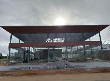 Comercial · 30m² · 17 Quartos · 20 Vagas · Imóvel Comercial para alugar em Candeias de 30.03m² com 17 Quartos e 20 Garagens