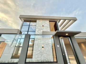 Casa de 3 quartos, Vicente Pires · Casa de 230 m² com 3 suítes em venda em Vicente Pires