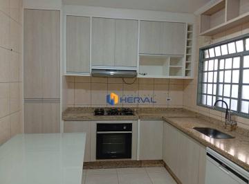 5987917de1d39b9a6c7229207b2582261dc2e1f5 · Casa com 3 dormitórios para alugar por R$ 2.550/mês - Parque da Gávea - Maringá/PR