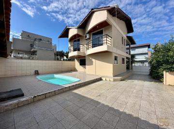 Casa de 5 quartos, Balneário Camboriú · Sobrado para venda em Ariribá de 251.00m² com 5 Quartos, 2 Suites e 7 Garagens