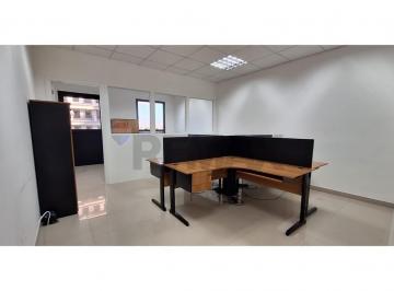 Comercial · 50m² · 3 Vagas · Sala Comercial para alugar em Alphaville Industrial de 50.00m² com 3 Garagens