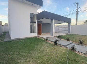 Casa · 170m² · 3 Quartos · 2 Vagas ·
Casa à venda no Plano Diretor Sul de Palmas, com 3 quartos, sendo 2