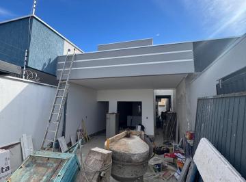 Casa · 85m² · 3 Quartos · 2 Vagas · 
                                Casa com 3 quartos, sendo 1 suíte, no Plano Diretor Sul de Palmas.
