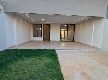 Casa · 200m² · 3 Quartos · 2 Vagas ·
Casa com 3 quartos, sendo 1 suíte, no Plano Diretor Sul.