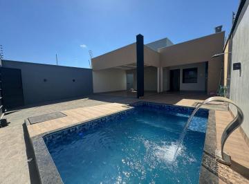 Casa · 145m² · 3 Quartos · 2 Vagas · 
                                Casa com piscina, 3 quartos sendo 1 suíte, no Plano Diretor Sul de 