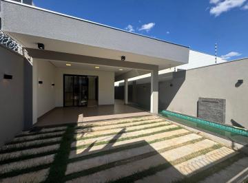 Casa · 135m² · 3 Quartos · 2 Vagas · 
                                Casa com piscina, 3 suítes plenas, sendo 1 com closet, no Plano Dir