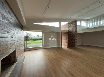 Foto 10 · Casa Alto Padrão à Venda em Criciúma com 3 Suítes e Espaço Gourmet