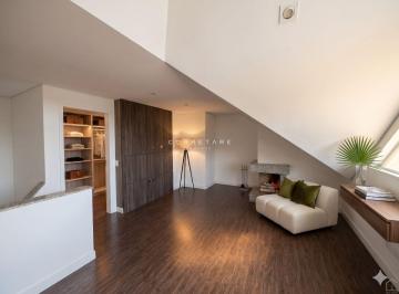 Casa de 4 quartos, Curitiba · Sobrado Exclusivo no Água Verde Conforto, Espaço e Localização Privilegiada