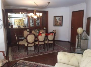 Apartamento · 120m² · 3 Quartos · 2 Vagas · Flat com ótimo preço no bairro Moema. Confira!