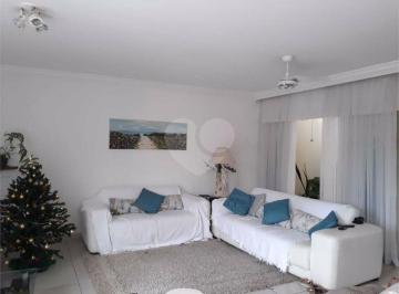 Casa · 228m² · 3 Quartos · 4 Vagas · Casa para venda em Jardim Messina de 228.00m² com 3 Quartos, 1 Suite e 4 Garagens