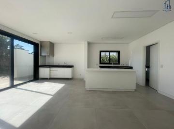 Casa · 339m² · 4 Quartos · 5 Vagas · Casa de Condomínio para venda e aluguel em Alphaville Nova Esplanada de 339.00m² com 4 Quartos, 4 Su