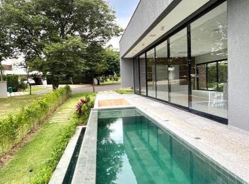 Casa · 486m² · 4 Quartos · 2 Vagas · Casa de Condomínio para venda em Araçoiaba da Serra de 486.00m² com 4 Quartos, 4 Suites e 2 Garagens
