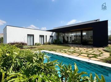Casa · 233m² · 3 Quartos · 4 Vagas · Casa de Condomínio para venda em Araçoiaba da Serra de 233.00m² com 3 Quartos, 3 Suites e 4 Garagens