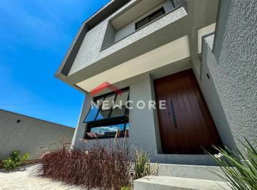 Casa de 3 quartos, Camboriú · Sobrado em Rua Ribeirão Preto - Areias - Camboriú/SC