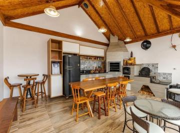 Casa · 131m² · 2 Quartos · 2 Vagas · Casa térrea à venda com 2 Q (1 suíte), área gourmet, no Parque da Fonte, São José dos Pinhais