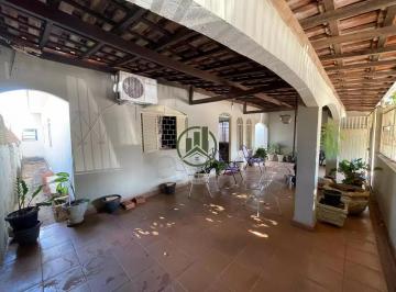 Casa de 3 quartos, Três Lagoas · CASA À VENDA | JARDIM DAS OLIVEIRAS | TERRENO AMPLO E EXCELENTE POTENCIAL DE VALORIZAÇÃO