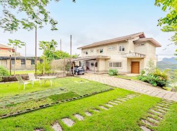 Casa de 4 quartos, Petrópolis · Casa à venda dentro de condomínio em Nogueira