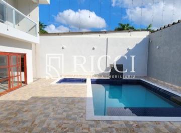 Foto 01 · Imperdível casa de praia com 5 suítes, 03 vagas de garagem, piscina e área gourmet em 300m² - Confir