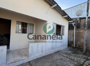Foto 14 · Casa antiga em ótimo ponto comercial disponível para venda na área central de Cananéia / SP