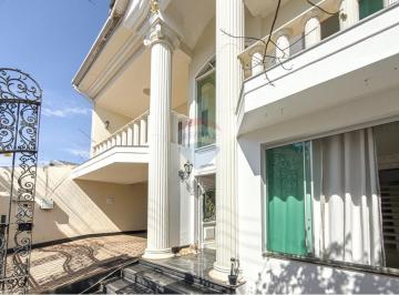 Casa · 228m² · 5 Quartos · 4 Vagas · Casa sobrado 5 quartos Vila Planalto