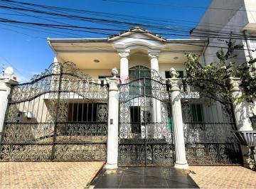 Casa · 228m² · 5 Quartos · 4 Vagas · Casa sobrado 5 quartos Vila Planalto