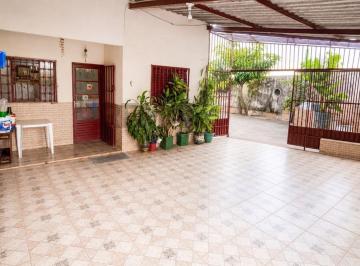 Casa · 221m² · 2 Quartos · 2 Vagas · Casa térrea à venda