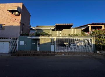 Casa · 368m² · 6 Quartos · 2 Vagas · Sobrado com 6 quartos a venda na Vila Planalto