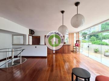 Apartamento · 2 Vagas · Cobertura de 210 m2 na Fonte da saudade em rua Tranquila e arborizada.