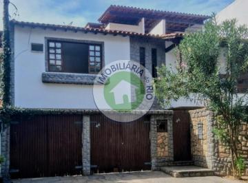 Casa · 250m² · 4 Vagas · Casa Triplex 250m² na Taquara: Segurança de Condomínio por R$ 50/mês