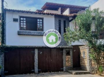 Casa · 250m² · 4 Vagas · Casa Triplex 250m² na Taquara: Segurança de Condomínio por R$ 50/mês