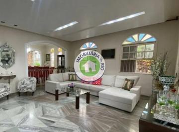 Casa · 4 Vagas · A verdadeira liberdade na Freguesia não cabe em um apartamento.