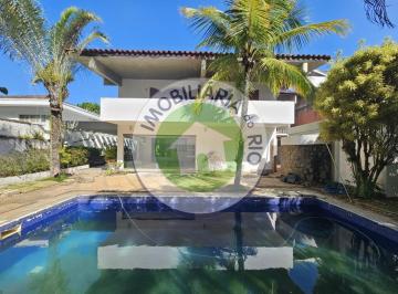 Casa · 500m² · Casa de Luxo em Condomínio na Barra da Tijuca - 5 quartos, 3 suítes, 8 banheiros, 944m² - Venda no…