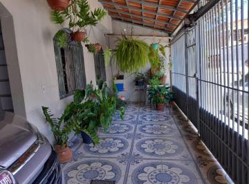 Casa de 2 quartos, Brasília · VENDO CASA QR 3 CONJ F CANDANGOLÂNDIA