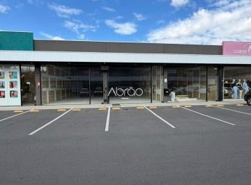 Comercial · 93m² · 122 Vagas · Loja Comercial para Locação no Centr