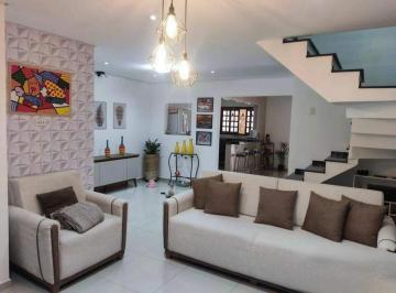Casa · 172m² · 3 Quartos · 3 Vagas · Sobrado de três andares com 3 Dormitórios, sendo 1 Suíte no Villa Branca