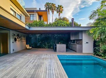 Casa · 582m² · 4 Quartos · 3 Vagas · Casa com 4 quartos à venda, 582 m² por R$ 11.000.000 - Barueri/SP