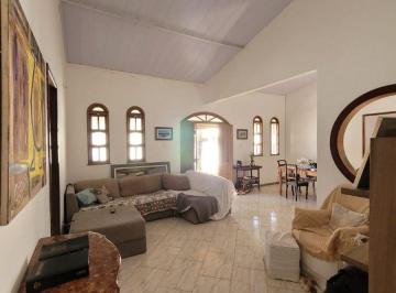 Casa de 4 quartos, Salvador · Casa à venda em condomínio em frente a praia em Praia do Flamengo.