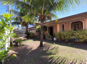 Casa de 4 quartos, Salvador · Casa à venda em condomínio em frente a praia em Praia do Flamengo.