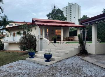 Casa · 1585m² · 3 Quartos · 10 Vagas · Casa Padrão em São José dos Campos