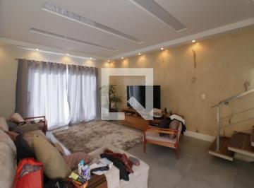 Casa · 250m² · 3 Quartos · 4 Vagas · Casa à Venda - Centro, 3 Quartos, 250 m2