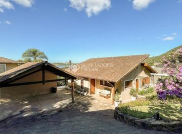 Casa · 250m² · 1 Quarto · casa com acesso para a lagoa