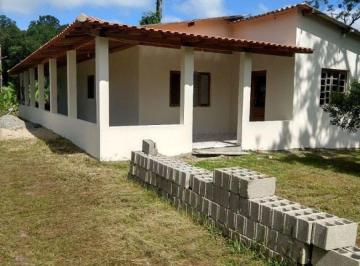 Rural de 3 quartos, Itanhaém · Chácara com 3 quartos e árvores frutíferas em Itanhaém.