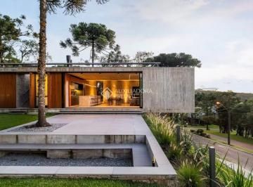 Casa · 373m² · 4 Quartos · 2 Vagas · Exclusividade e Sofisticação no Condomínio Altos Pinheiros em Canela