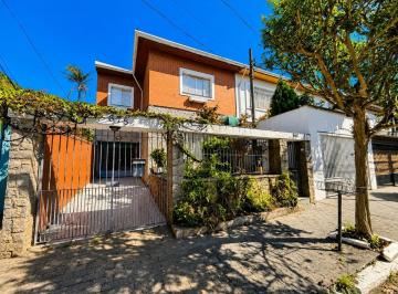 d913ba39-3029-42df-b71c-977b5c7654fc · Espetacular casa para venda em Vila Cordeiro com 3 quartos, sendo 2 suítes, 150m²